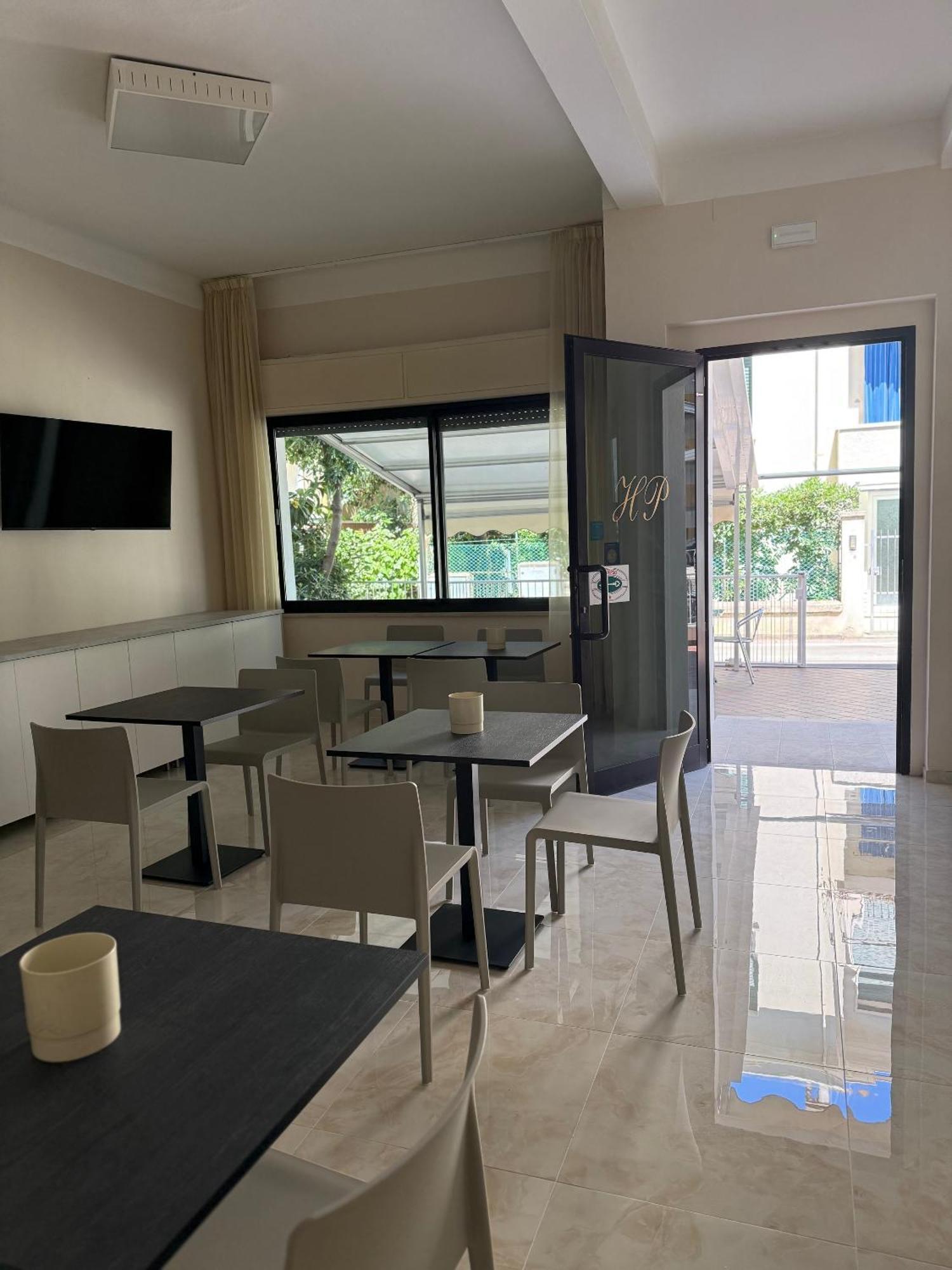 Hotel Pigalle Rimini Ngoại thất bức ảnh