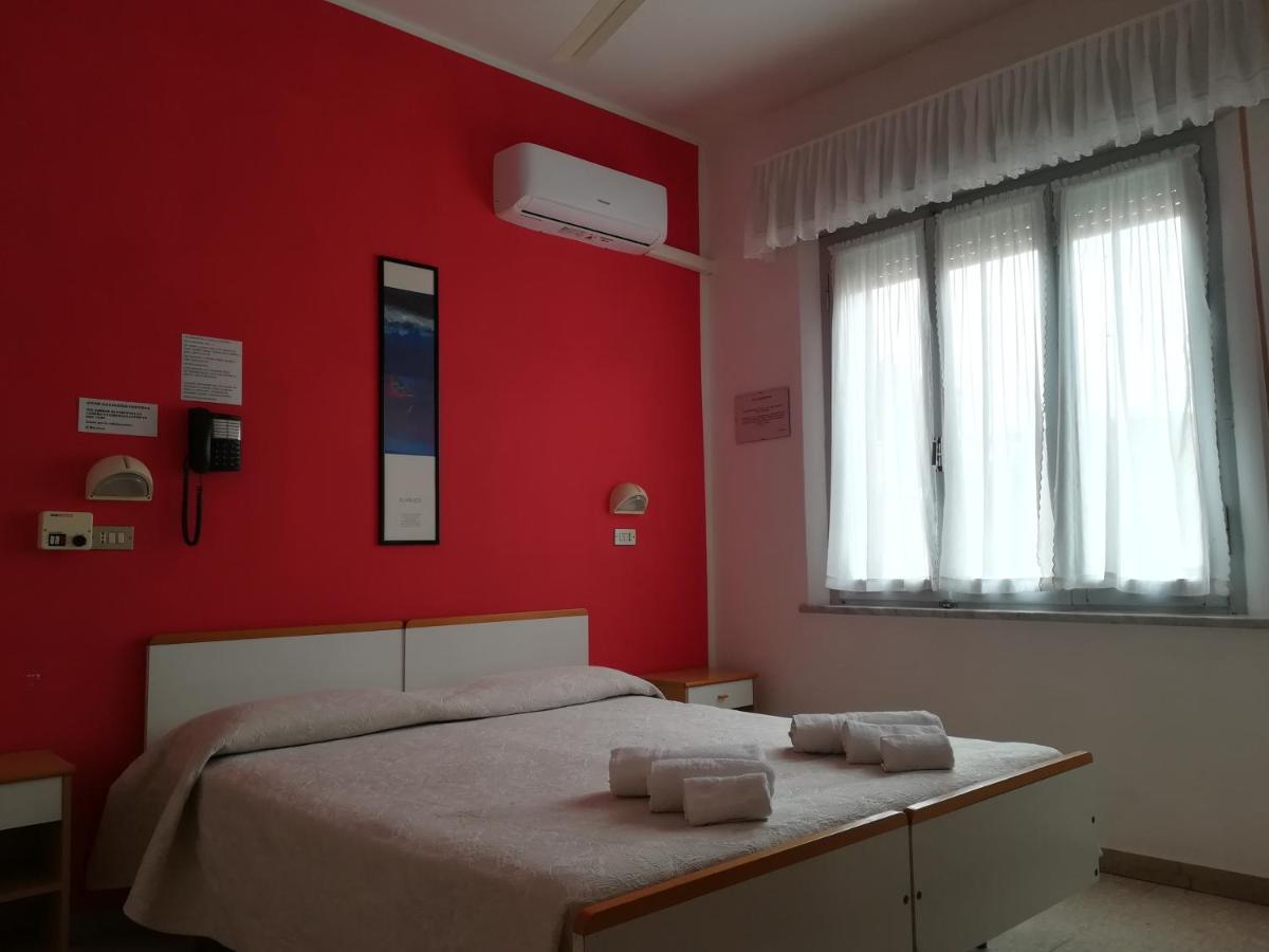 Hotel Pigalle Rimini Ngoại thất bức ảnh